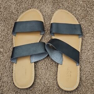 Old Navy Tan and Black Women's Sandals